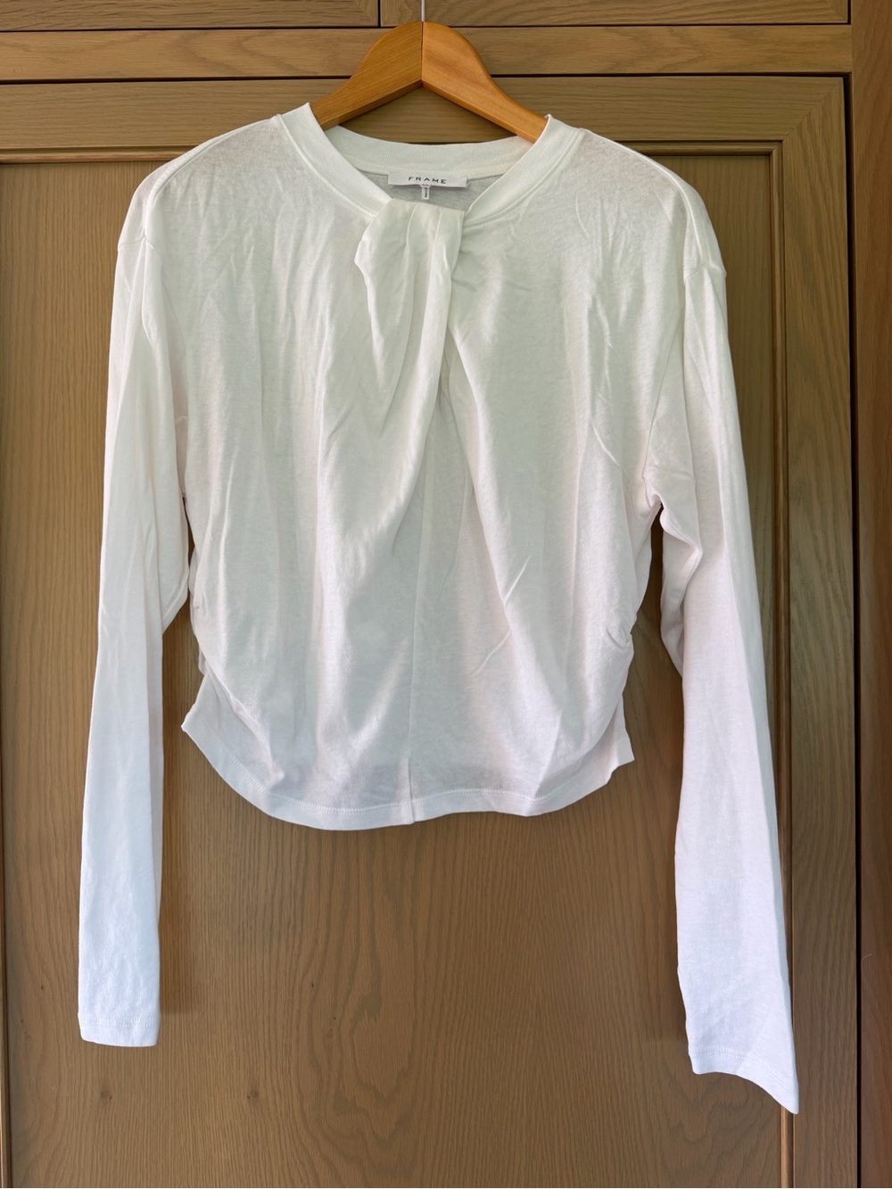 Frame White Twist Neck Ruched Side Crew Neck Pullover / small